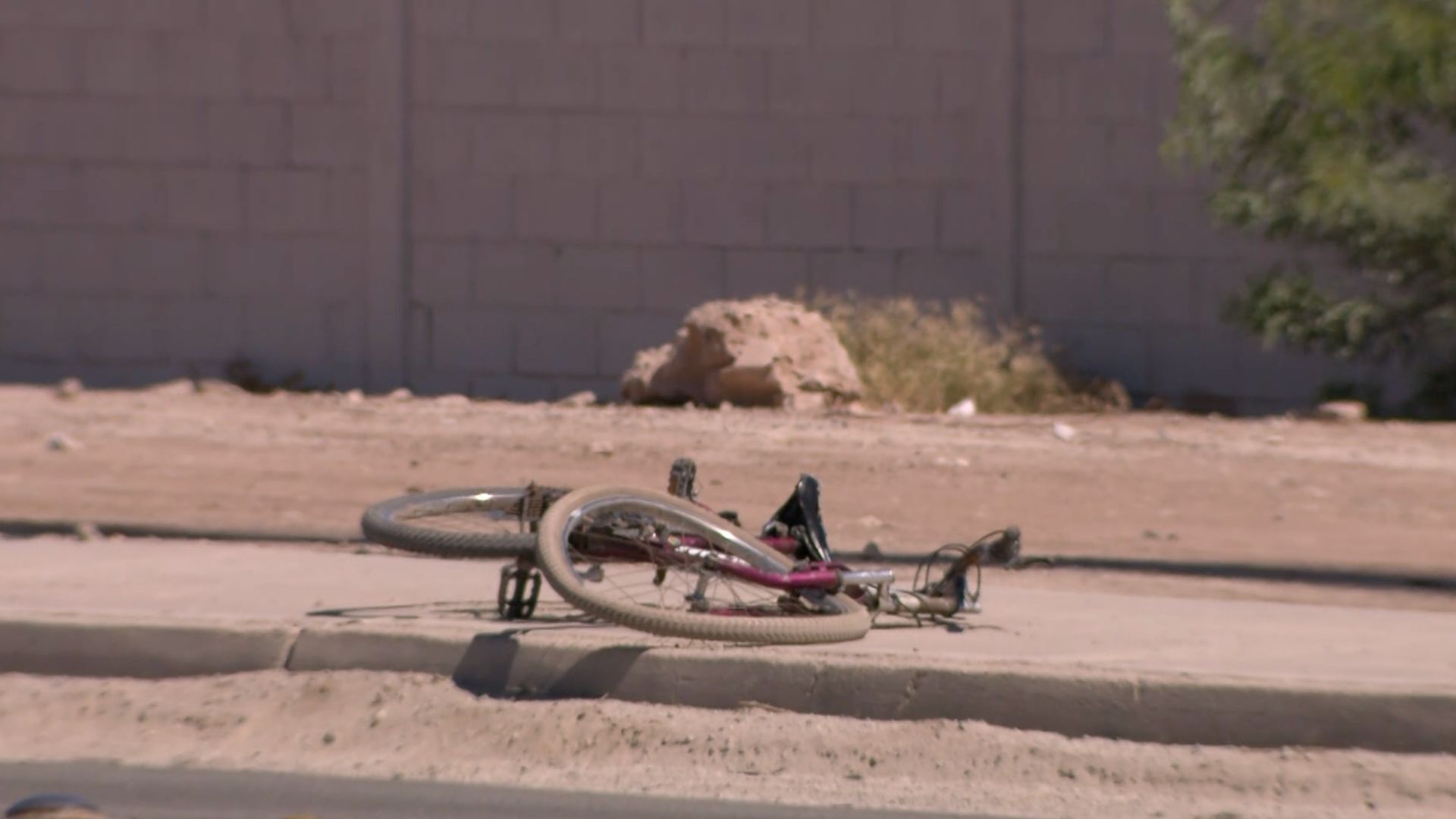 Mujer Ciclista Muere en Accidente en Carretera San Luis de Mexicali